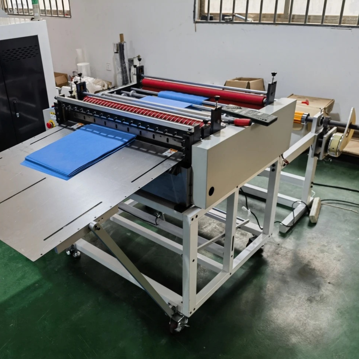 Máy Cắt Cuộn Vải Dao Khổ Lớn