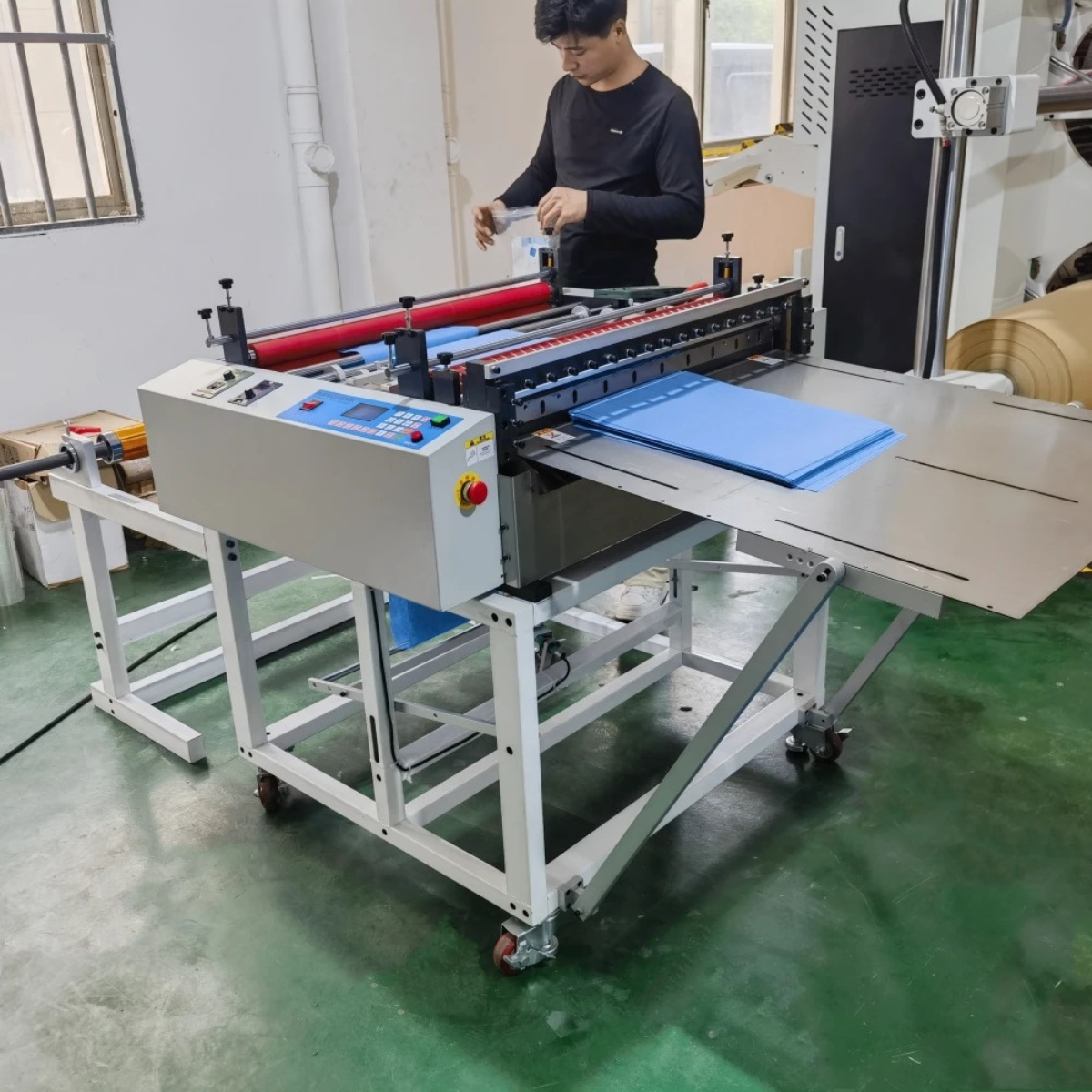 Máy Cắt Cuộn Vải Dao Khổ Lớn